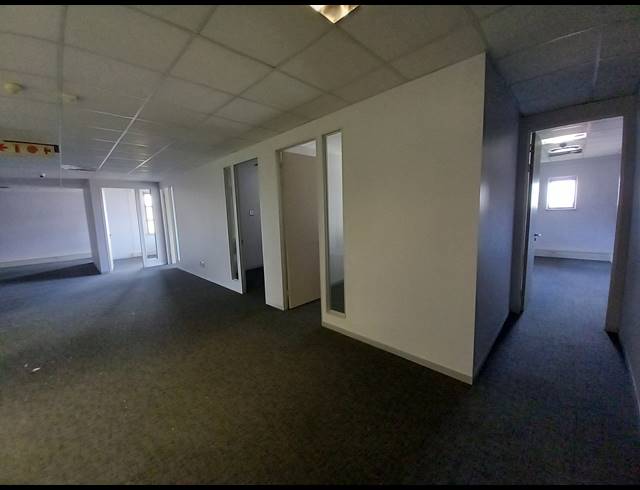 780M² OFFICE TO LET IN BRYANSTON